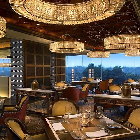 The Leela Ambience Gurugram Hotel & Residences - The Luxury Urban Sanctuary Гургаон Ресторан фото The interior of the restaurant