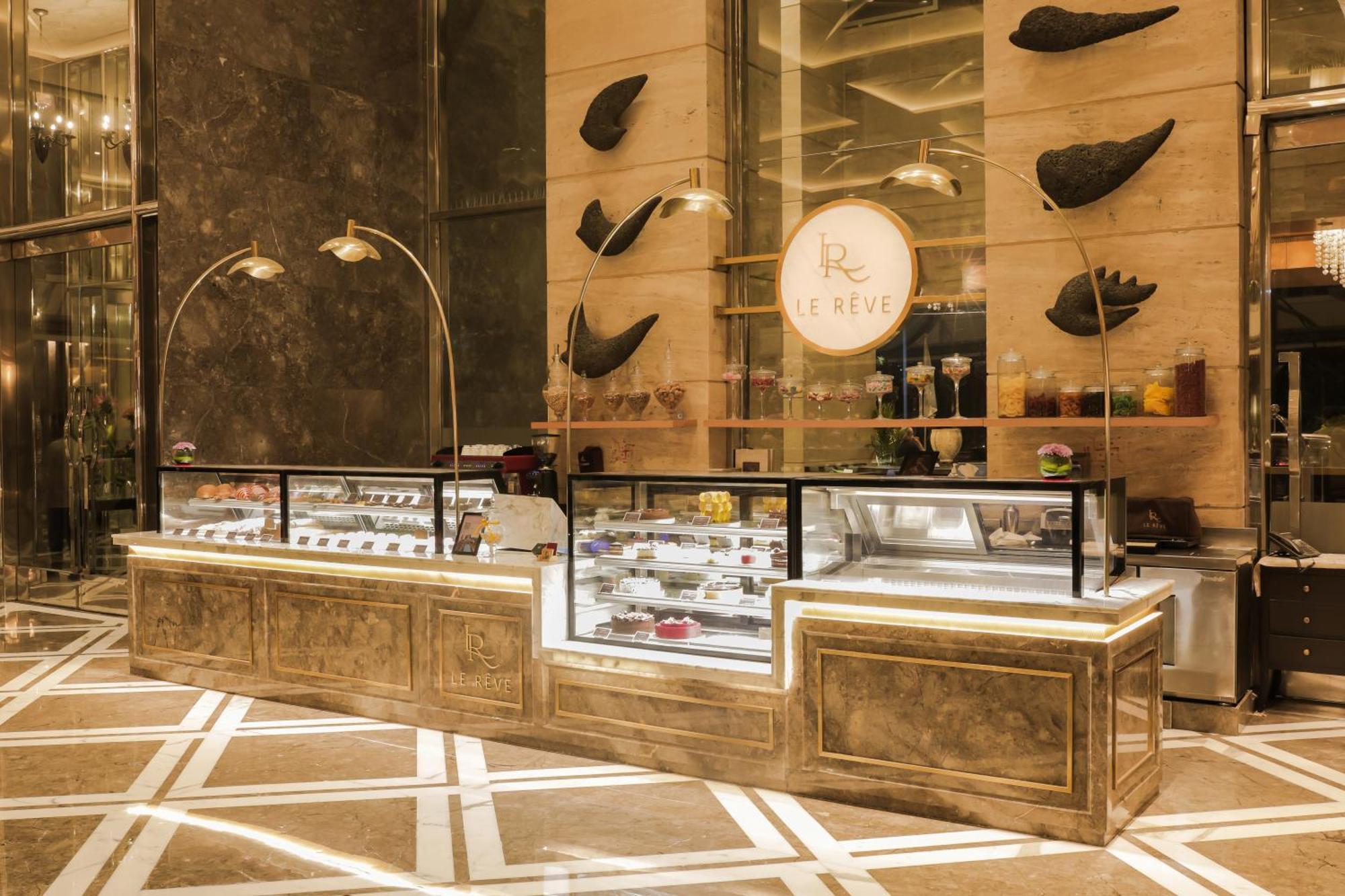 The Leela Ambience Gurugram Hotel & Residences - The Luxury Urban Sanctuary Гургаон Экстерьер фото The pastry shop