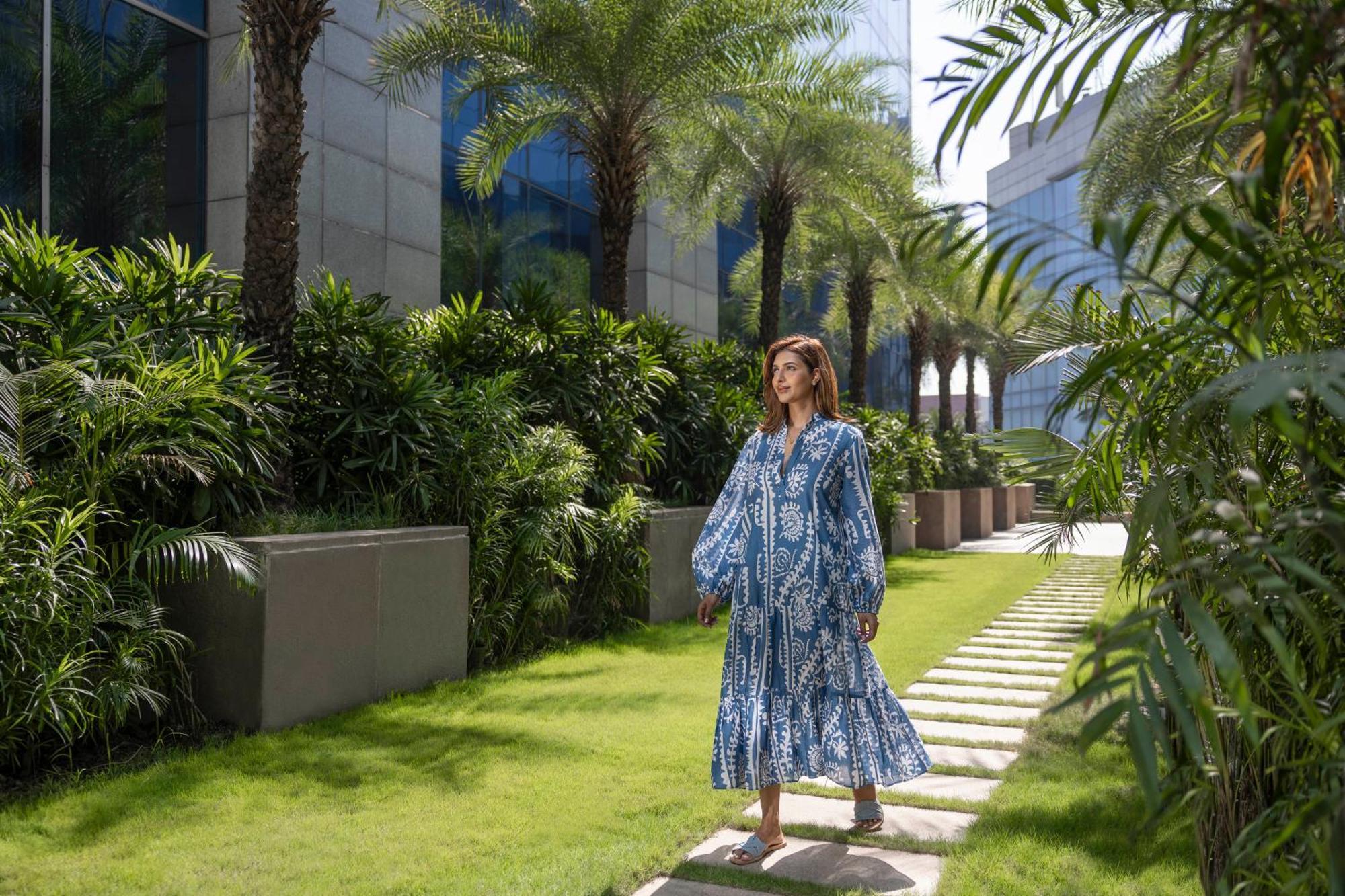 The Leela Ambience Gurugram Hotel & Residences - The Luxury Urban Sanctuary Гургаон Экстерьер фото The Park, Hyderabad