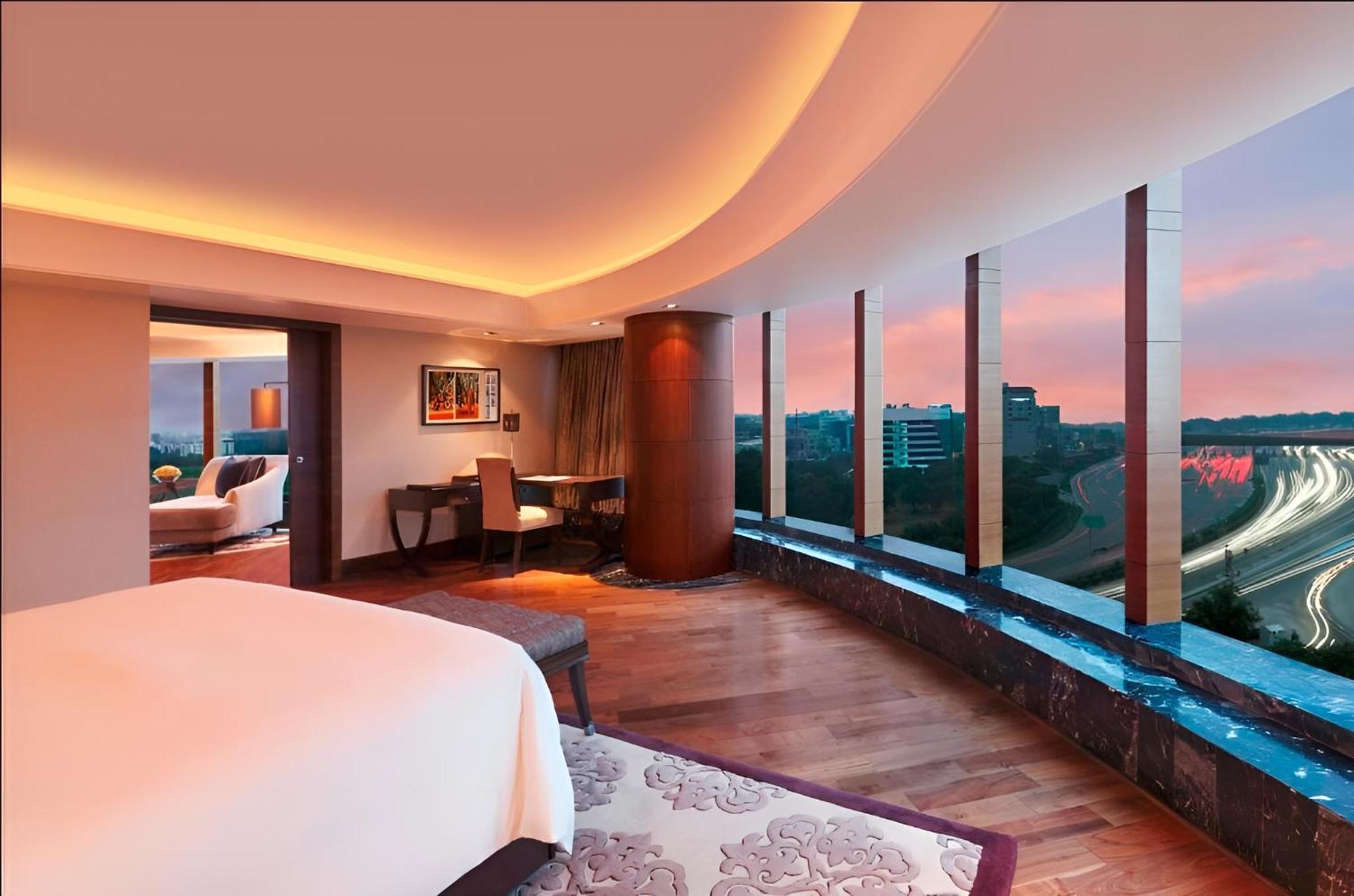 The Leela Ambience Gurugram Hotel & Residences - The Luxury Urban Sanctuary Гургаон Экстерьер фото A suite at the hotel