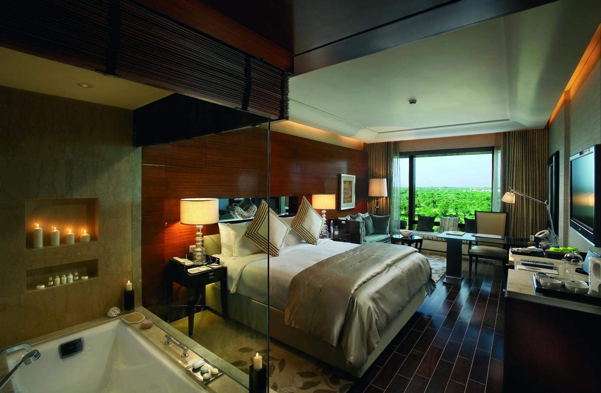 The Leela Ambience Gurugram Hotel & Residences - The Luxury Urban Sanctuary Гургаон Экстерьер фото A room at The Oberoi, Mumbai