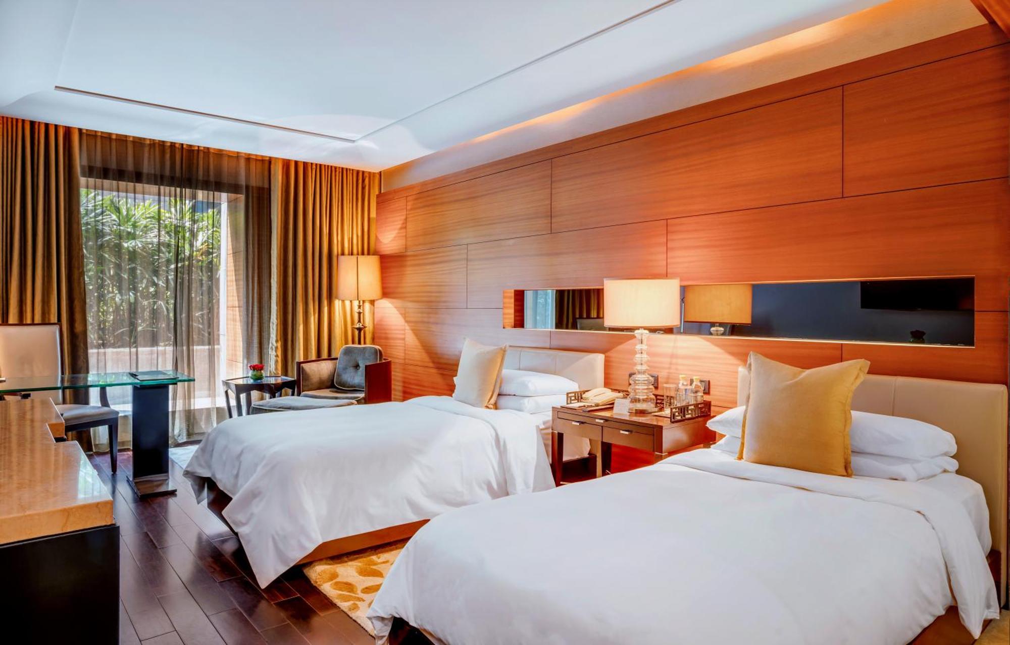 The Leela Ambience Gurugram Hotel & Residences - The Luxury Urban Sanctuary Гургаон Экстерьер фото Deluxe Room