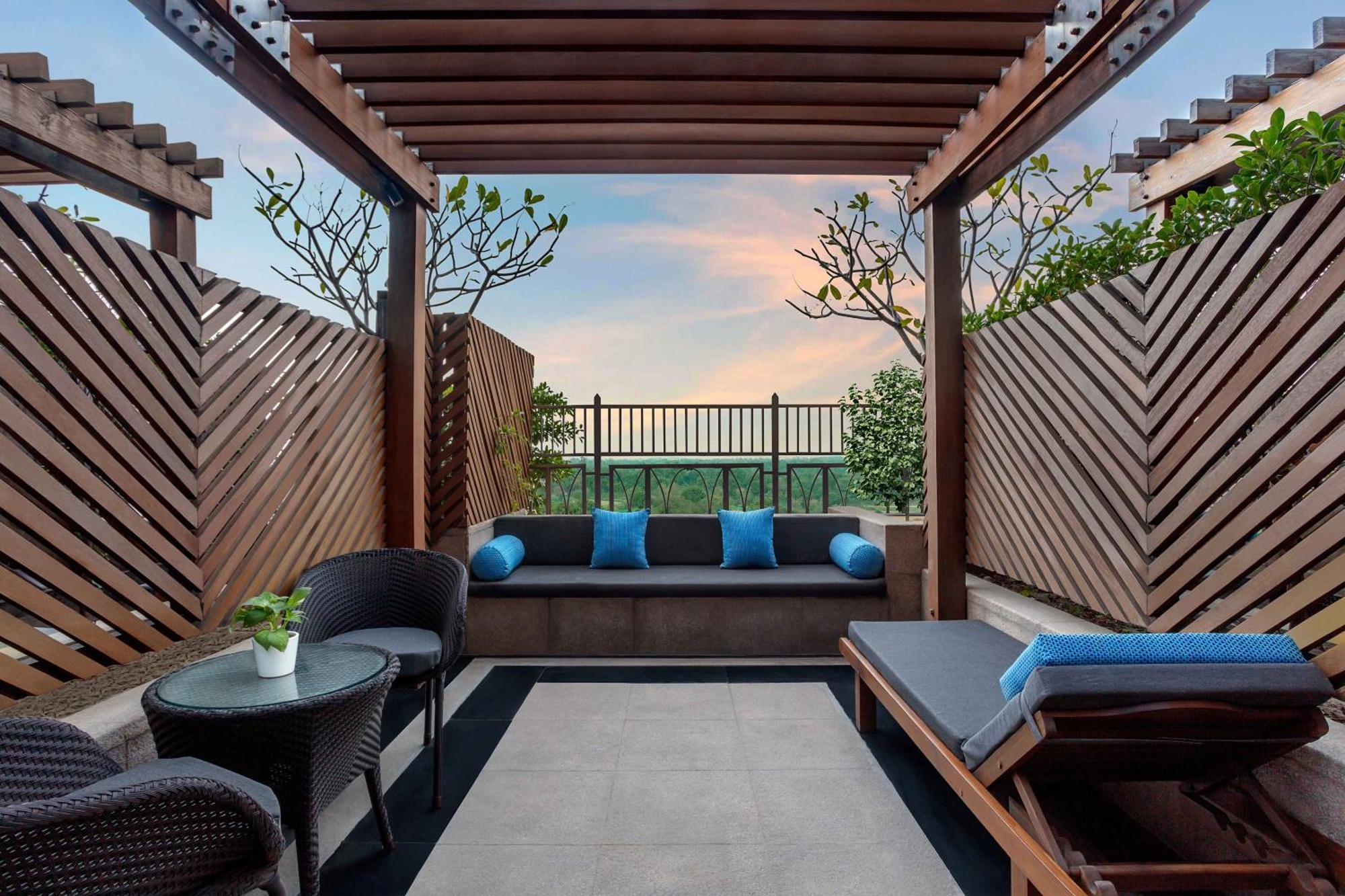 The Leela Ambience Gurugram Hotel & Residences - The Luxury Urban Sanctuary Гургаон Экстерьер фото The Terrace at the hotel