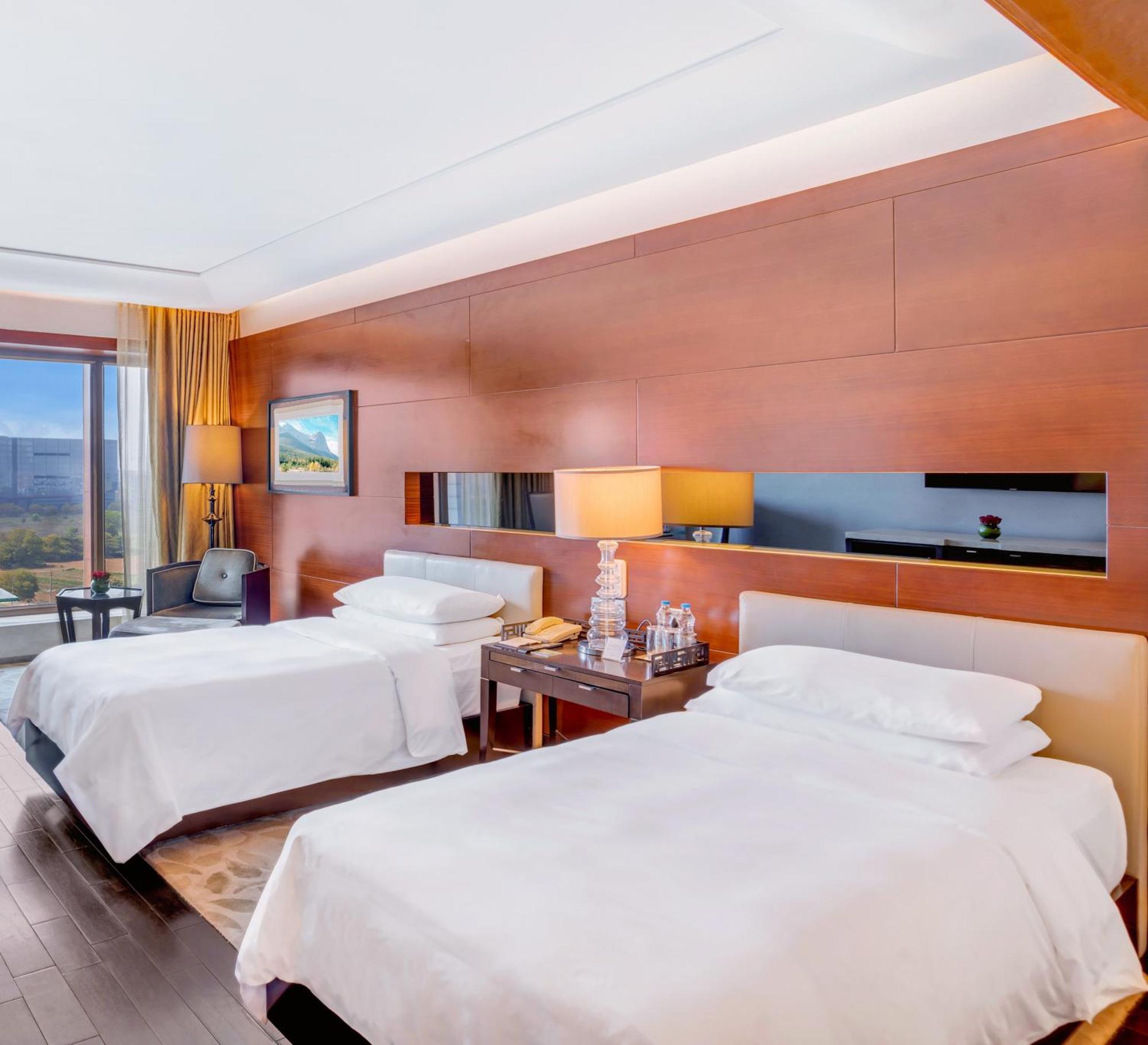 The Leela Ambience Gurugram Hotel & Residences - The Luxury Urban Sanctuary Гургаон Экстерьер фото Deluxe Room