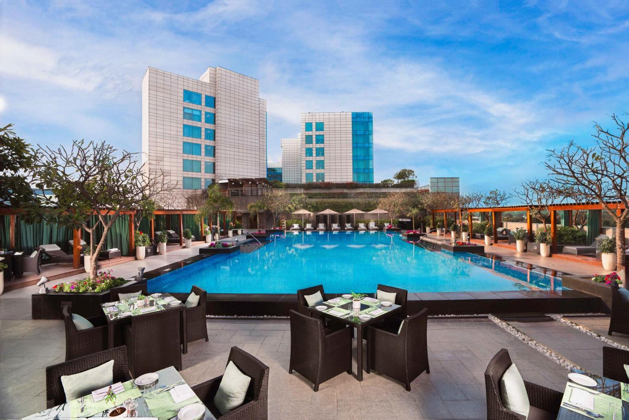 The Leela Ambience Gurugram Hotel & Residences - The Luxury Urban Sanctuary Гургаон Экстерьер фото The Park, New Delhi