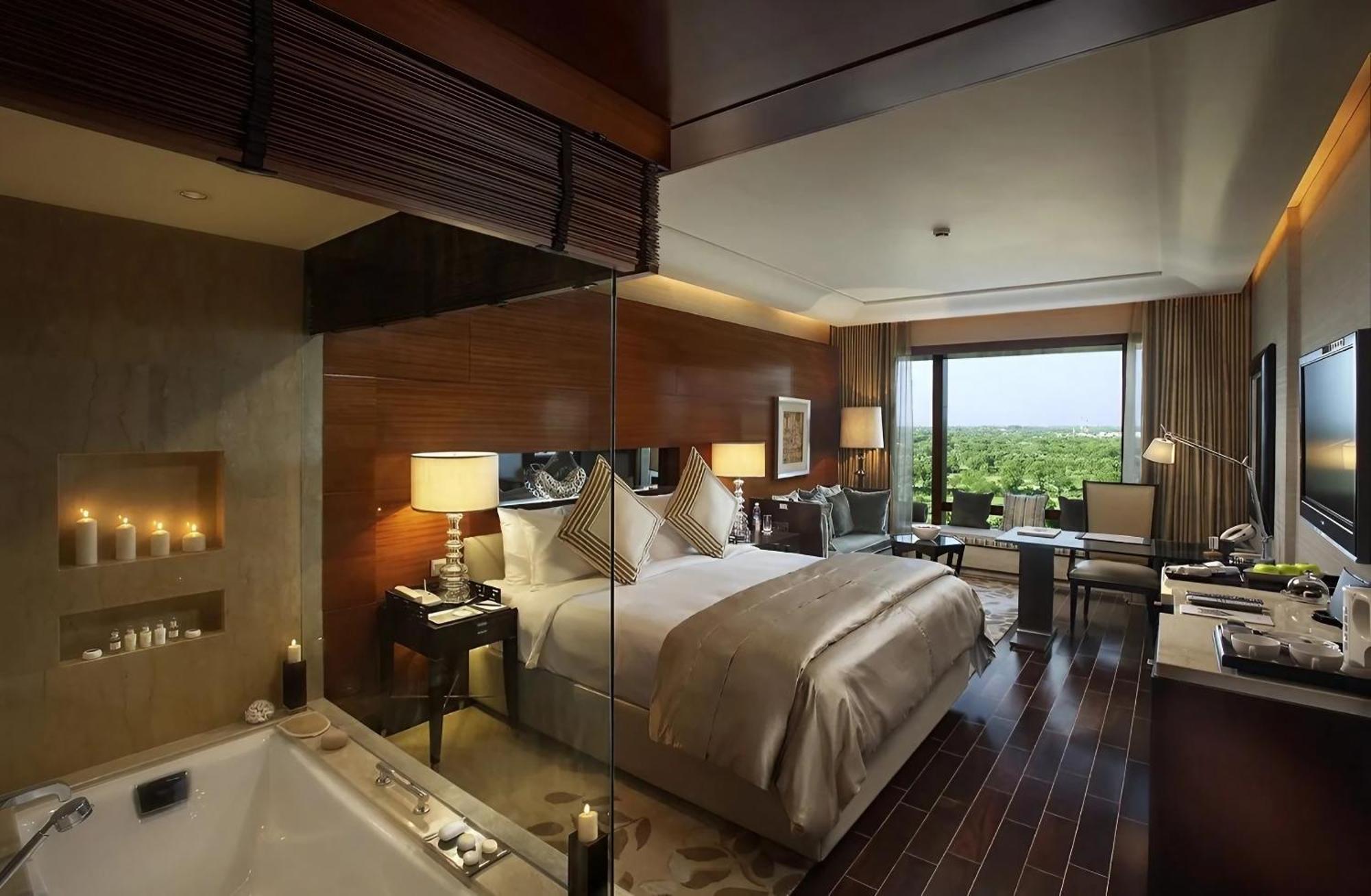 The Leela Ambience Gurugram Hotel & Residences - The Luxury Urban Sanctuary Гургаон Экстерьер фото A suite at the Taj Bengal