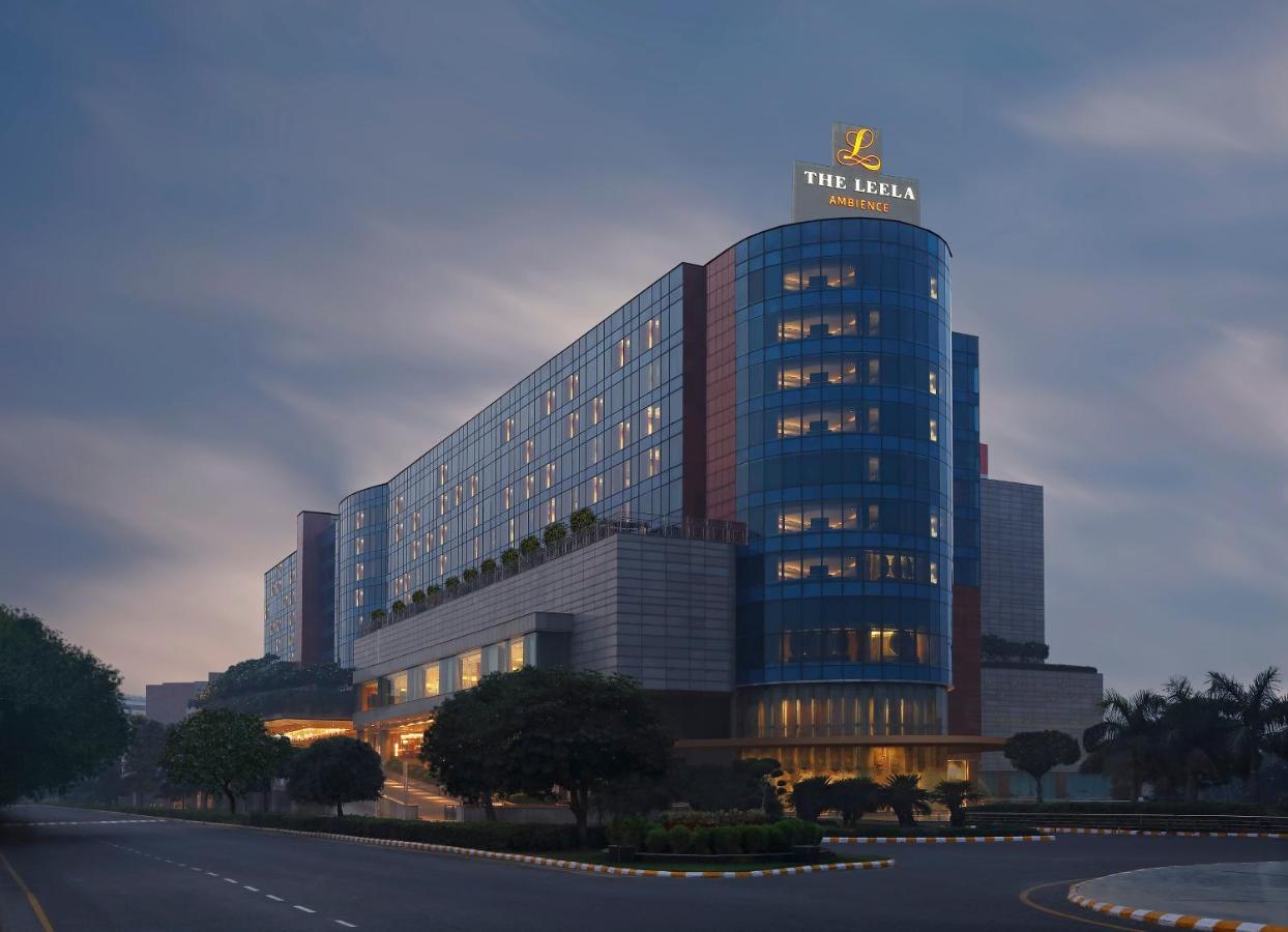 The Leela Ambience Gurugram Hotel & Residences - The Luxury Urban Sanctuary Гургаон Экстерьер фото The hotel at night